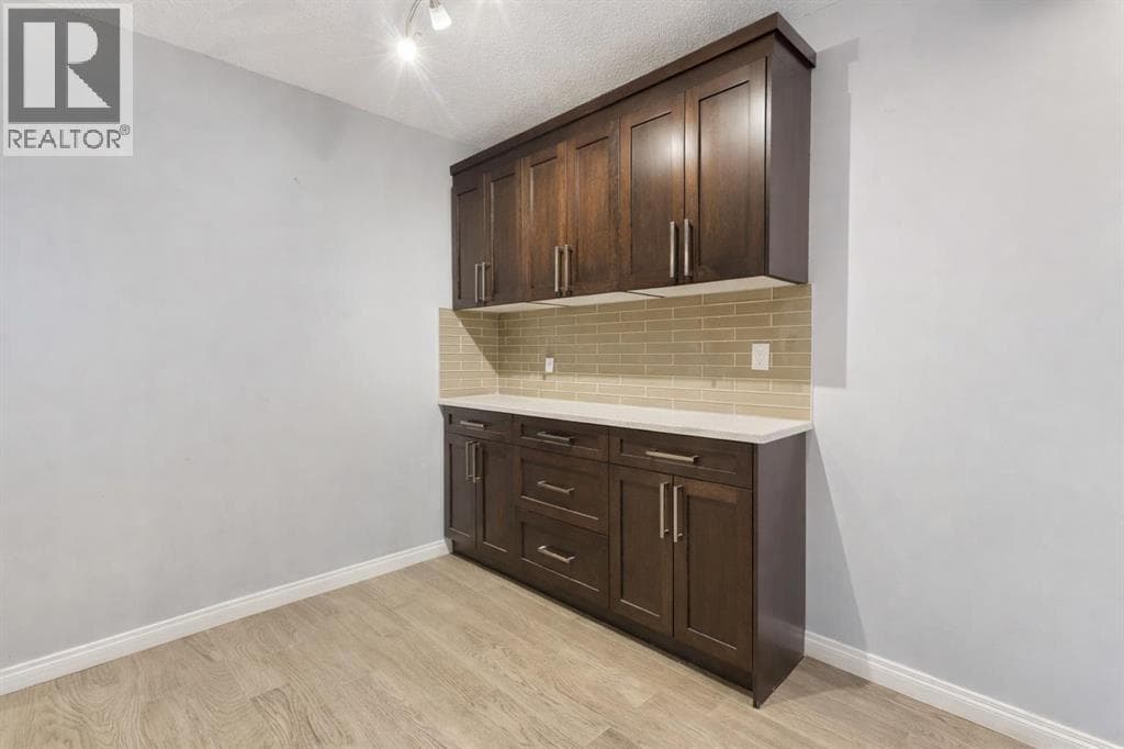 408, 1900 25A Street SW property photo 3