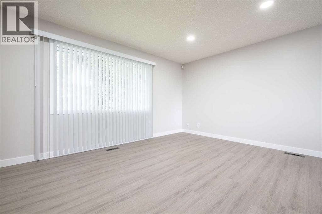 6036 4 Street NE property photo 12