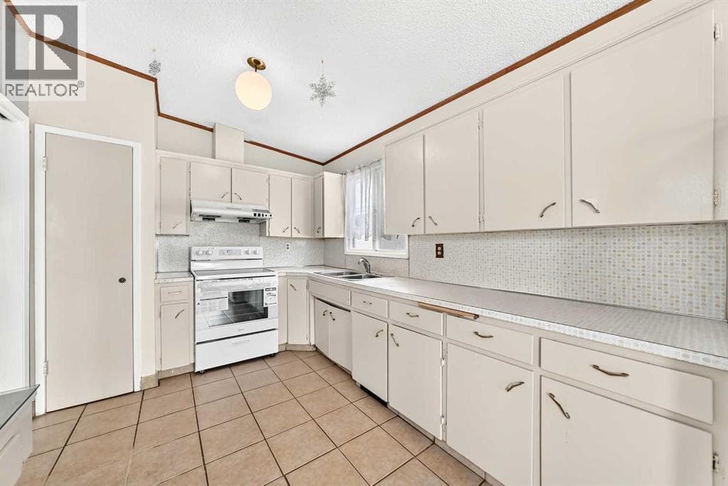 6329 Centre Street NW property photo 6