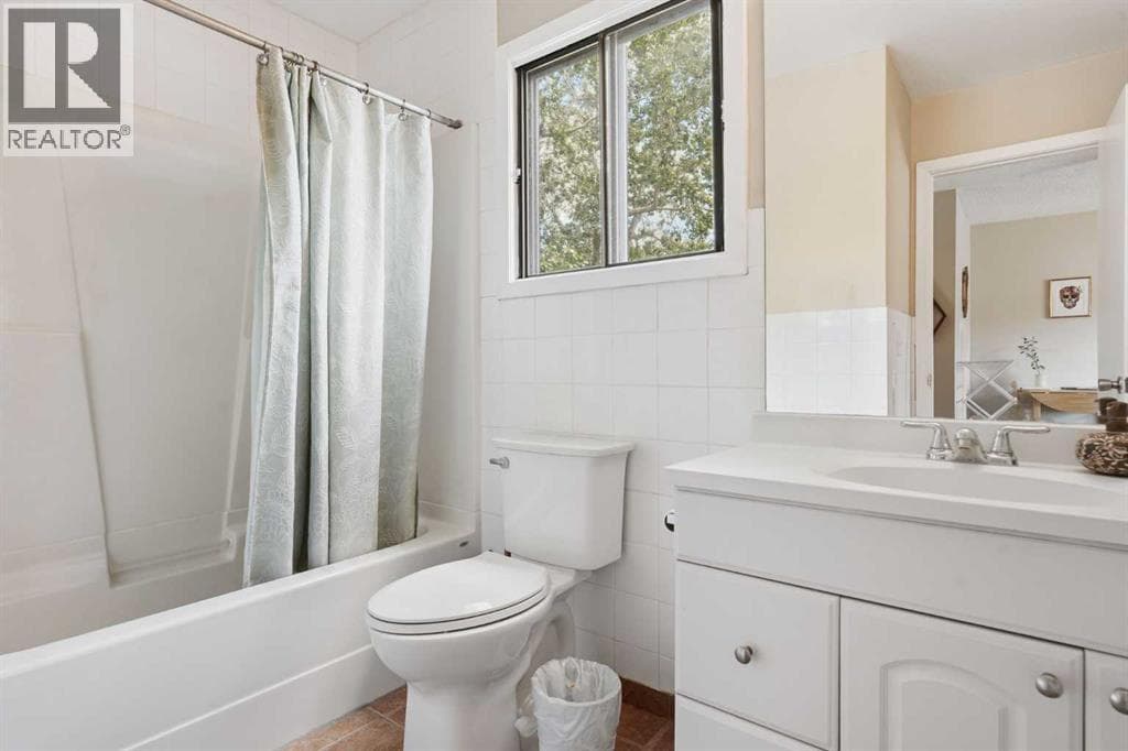 4205 16 Street SW property photo 42