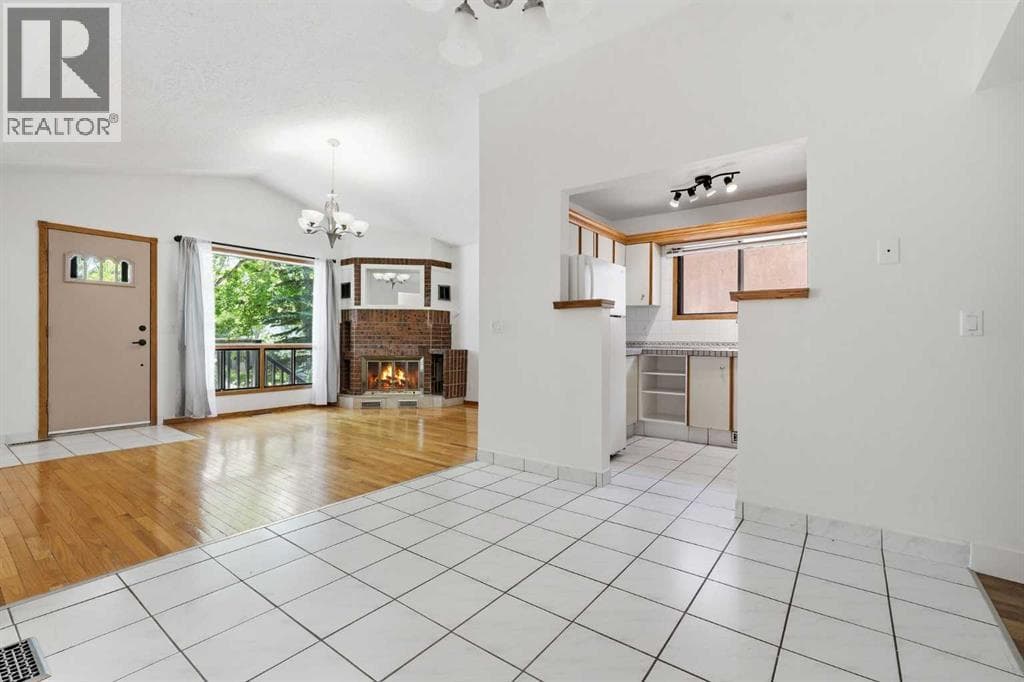 4205 16 Street SW property photo 9
