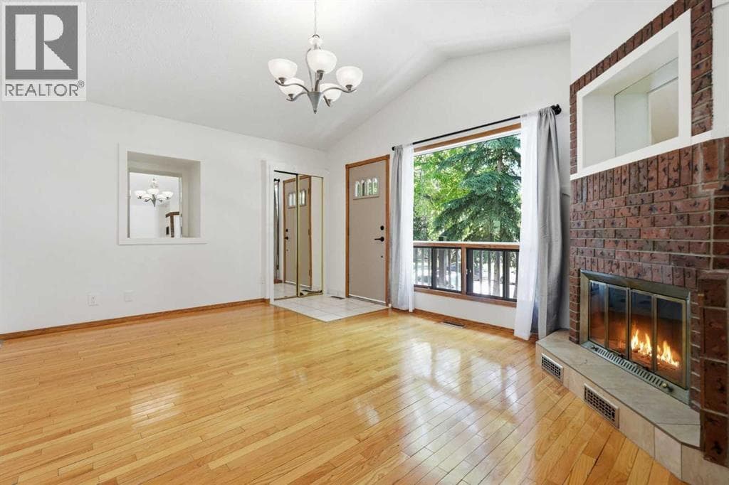 4205 16 Street SW property photo 5