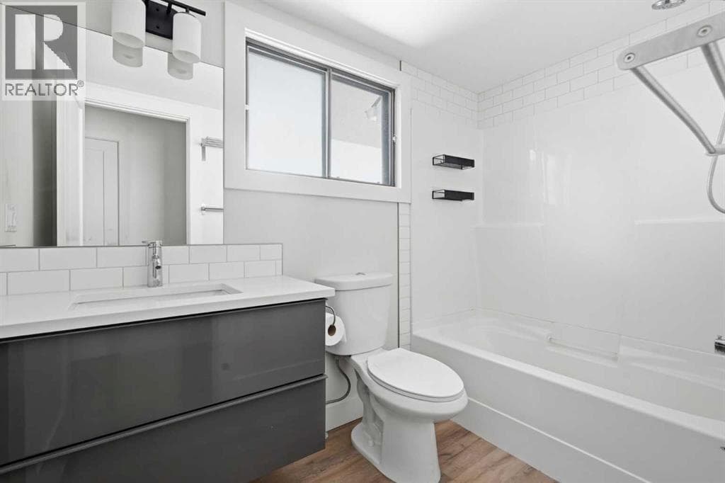 4205 16 Street SW property photo 15
