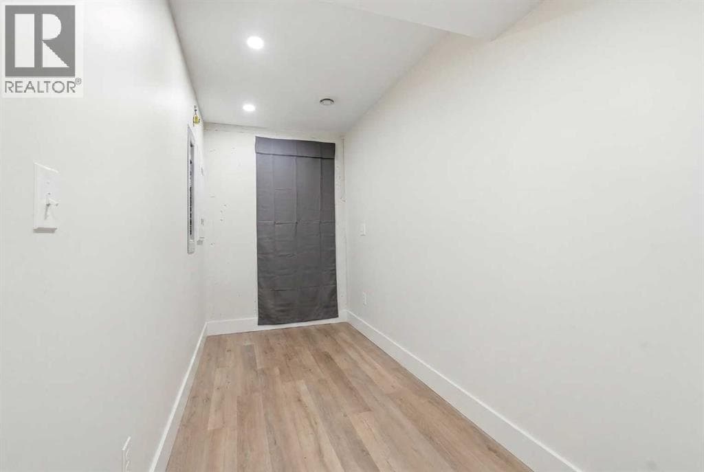 4205 16 Street SW property photo 30