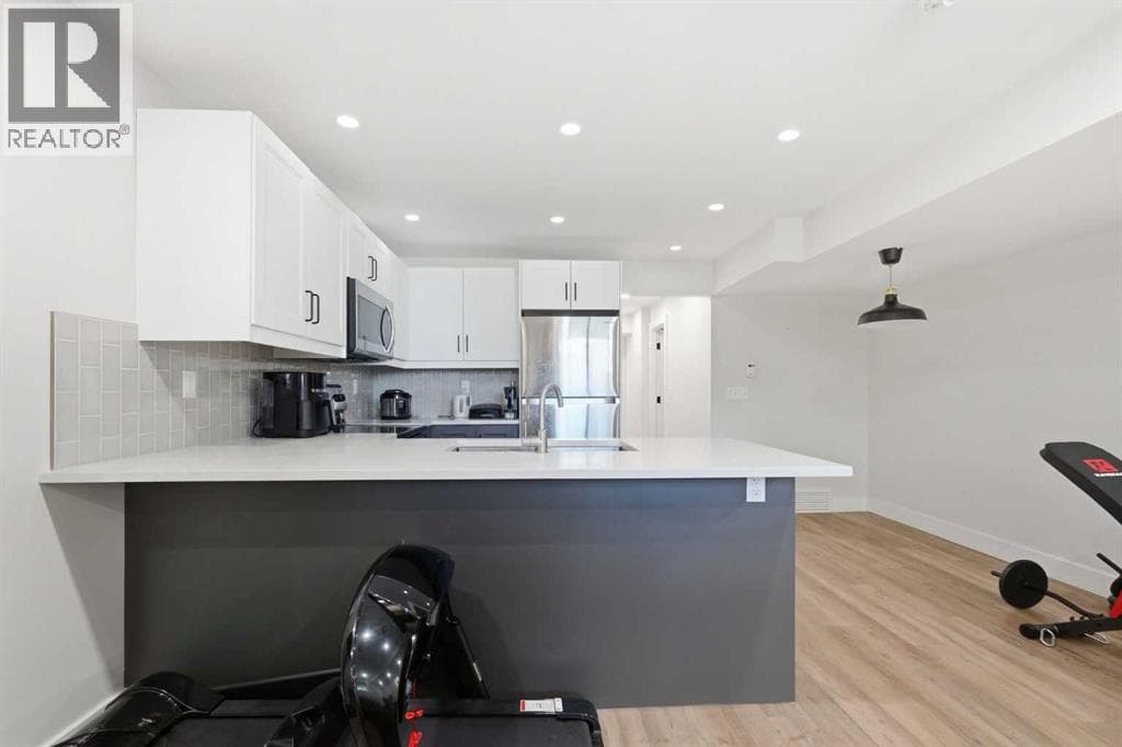 4205 16 Street SW property photo 26
