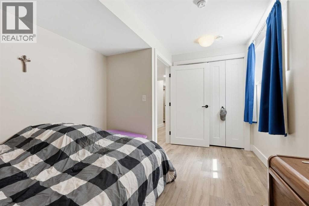 4205 16 Street SW property photo 28