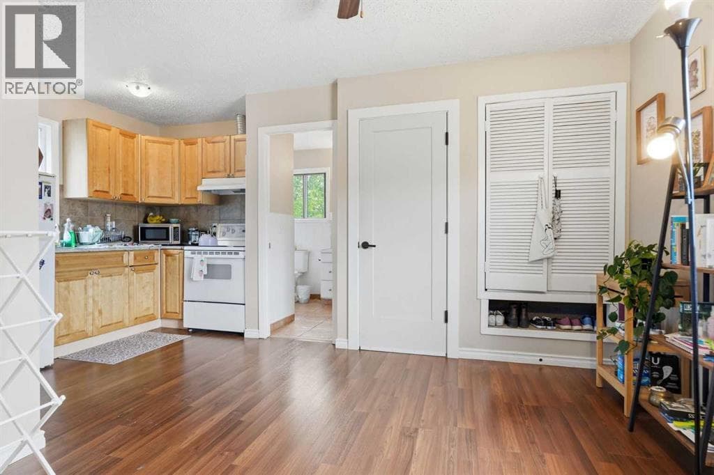 4205 16 Street SW property photo 38