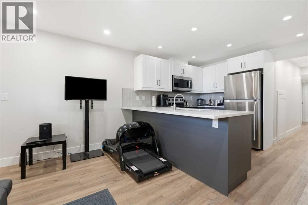 4205 16 Street SW property photo 23