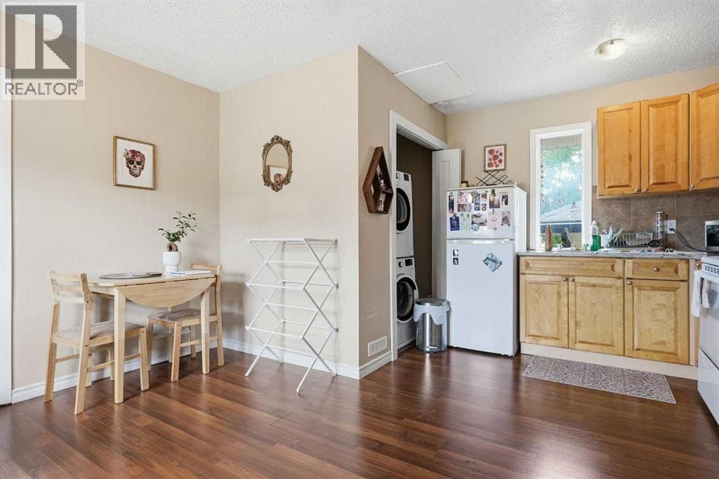 4205 16 Street SW property photo 36