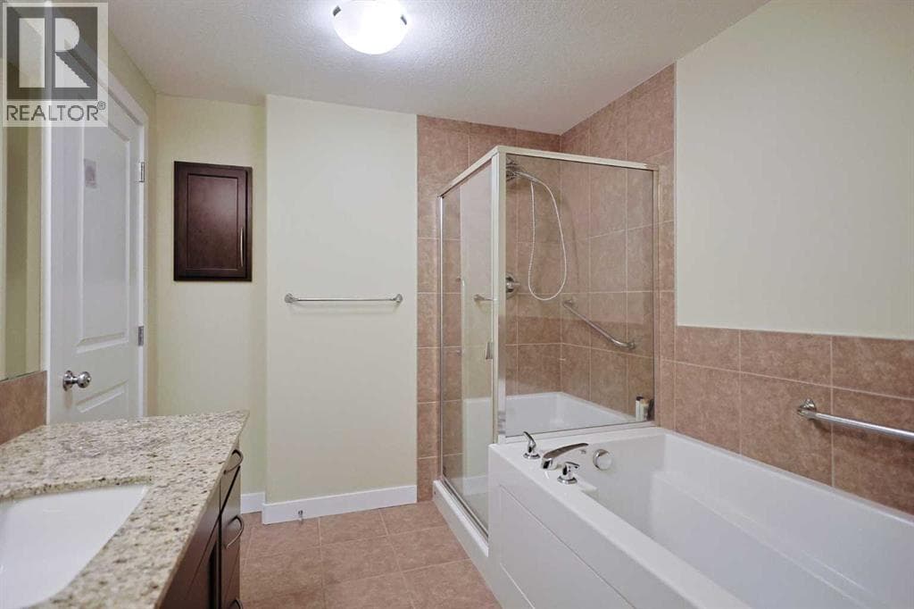 609, 16 Varsity Estates Circle NW property photo 14