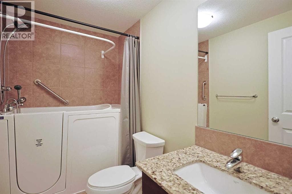 609, 16 Varsity Estates Circle NW property photo 17