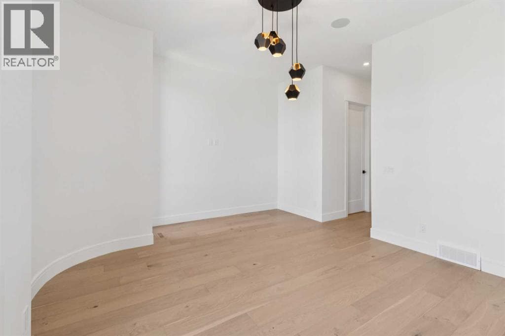 4216 16 Street SW property photo 24