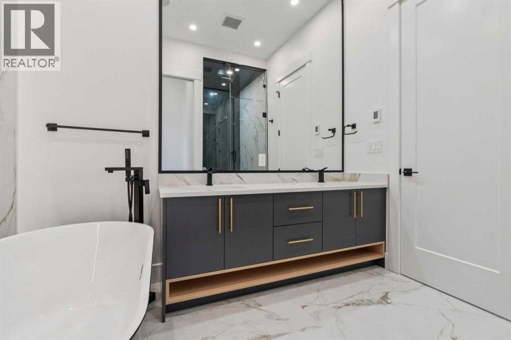 4216 16 Street SW property photo 26
