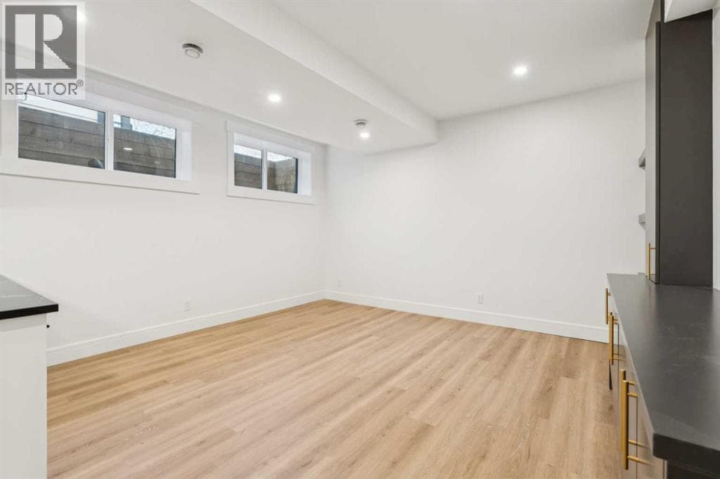 4216 16 Street SW property photo 34