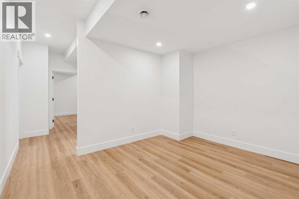 4216 16 Street SW property photo 39