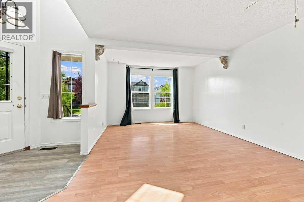 100 Coventry Road NE property photo 5