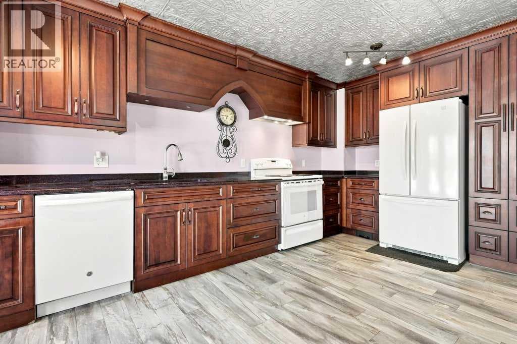 100 Coventry Road NE property photo 13