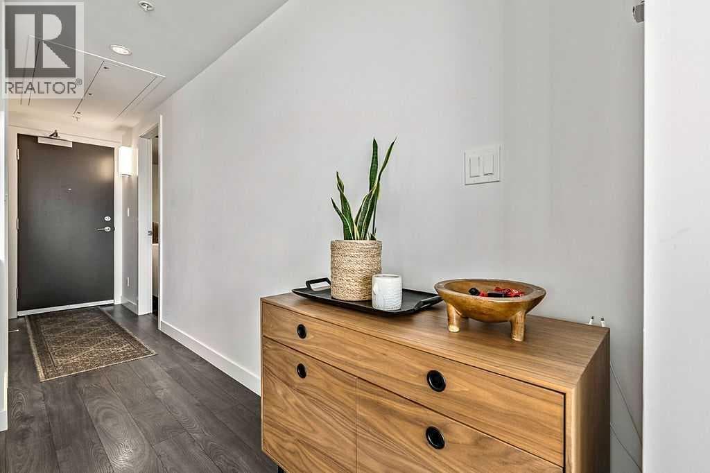 408, 310 12 Avenue SW property photo 2