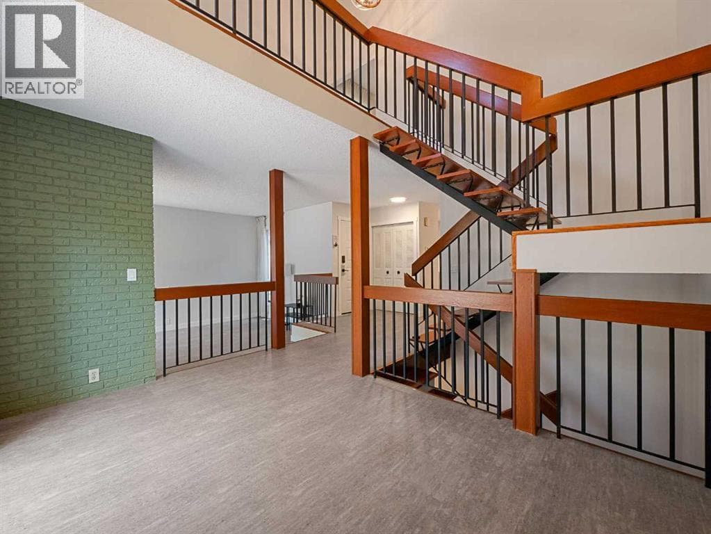 41, 10401 19 Street SW property photo 3