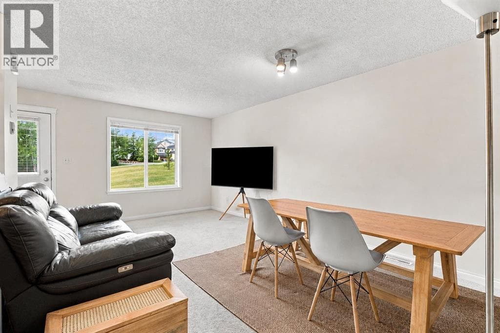 106 Panamount Drive NW property photo 4