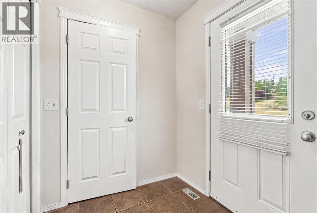106 Panamount Drive NW property photo 3