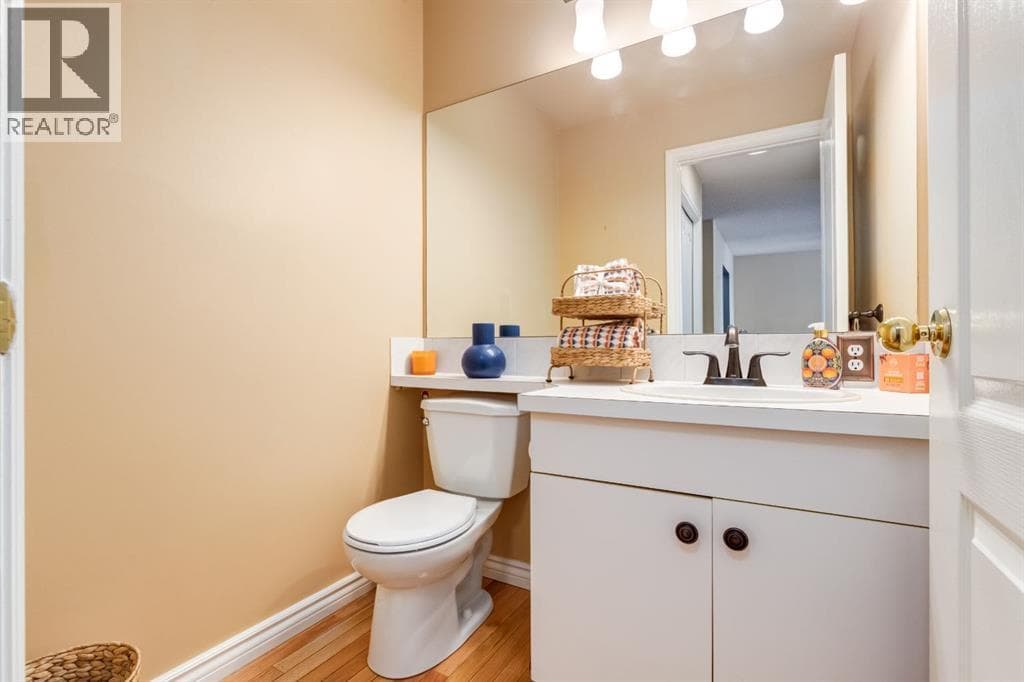 21, 468 Woodbine Boulevard SW property photo 23