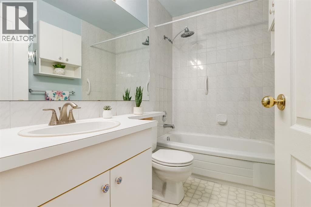 21, 468 Woodbine Boulevard SW property photo 31