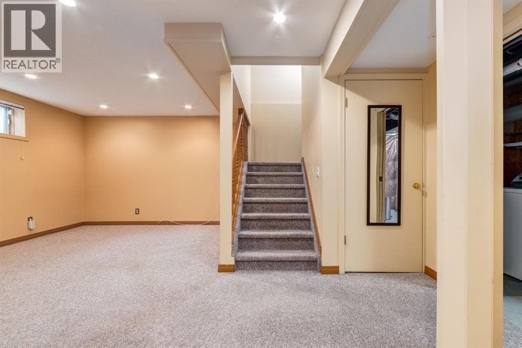 21, 468 Woodbine Boulevard SW property photo 34