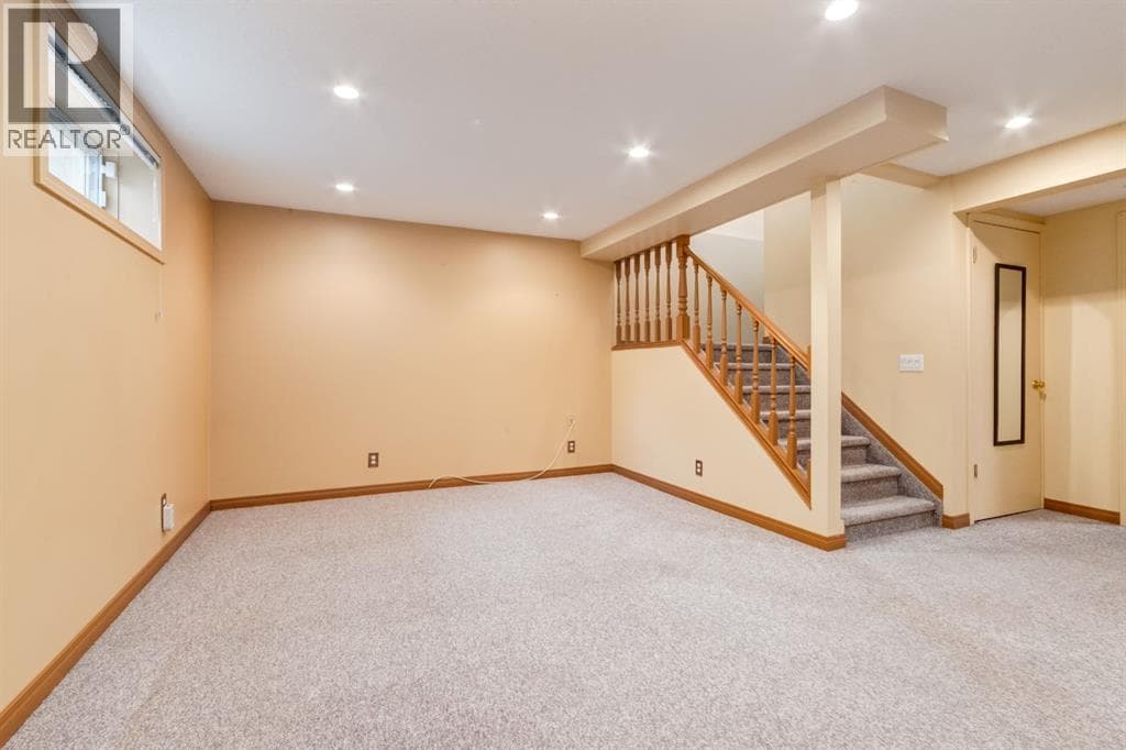 21, 468 Woodbine Boulevard SW property photo 37