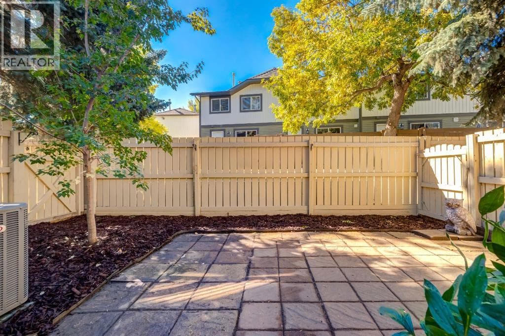 21, 468 Woodbine Boulevard SW property photo 41