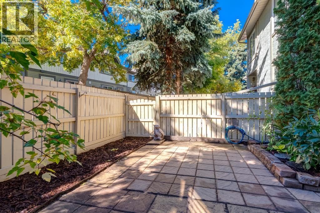 21, 468 Woodbine Boulevard SW property photo 42