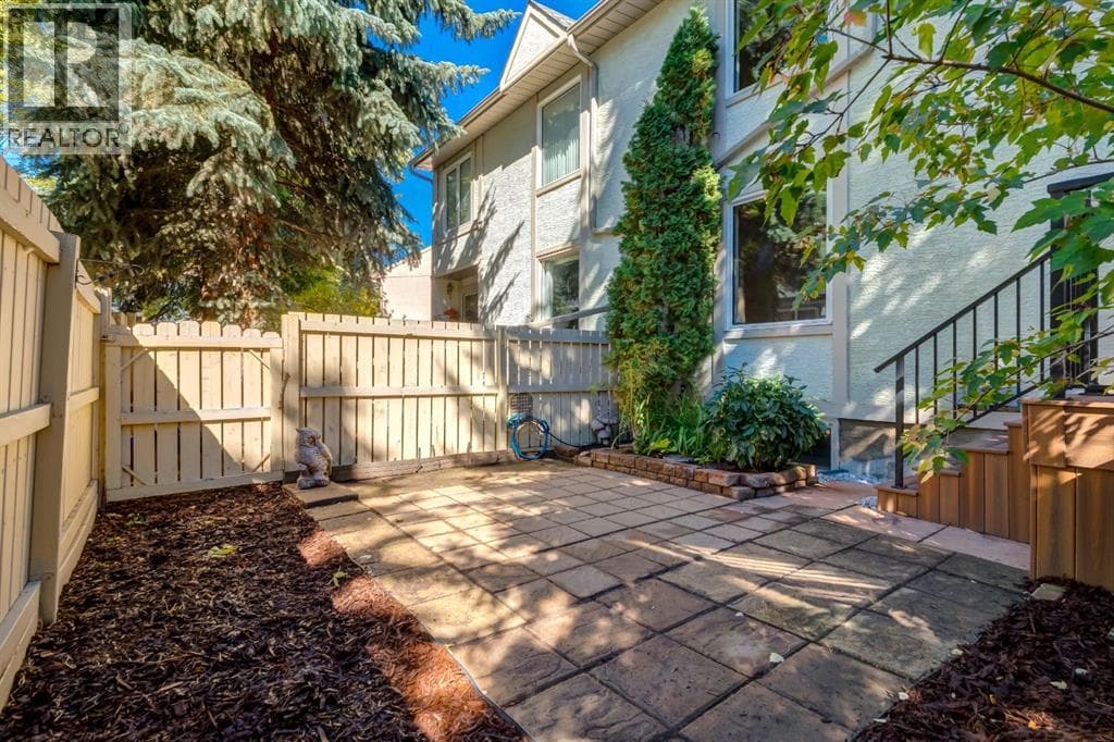 21, 468 Woodbine Boulevard SW property photo 43