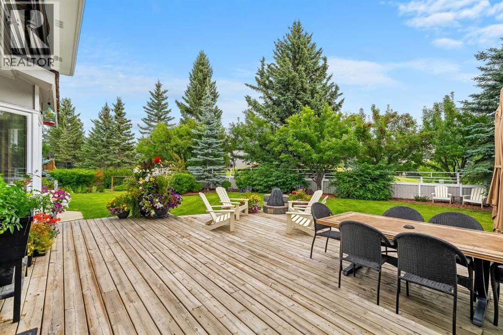 72 Woodacres Crescent SW property photo 47