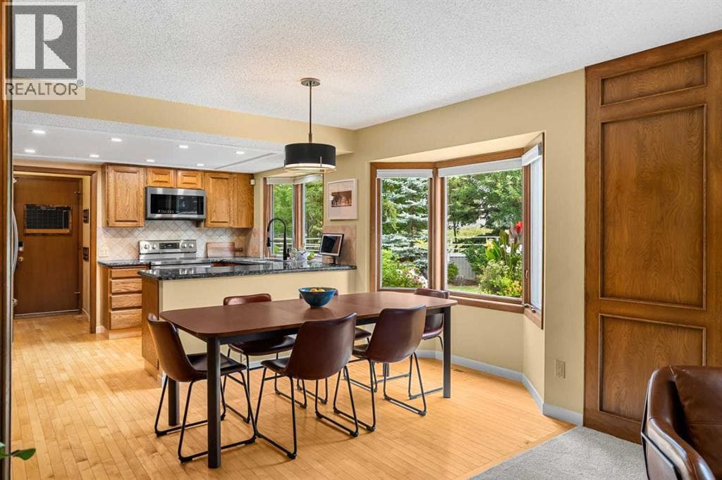 72 Woodacres Crescent SW property photo 16