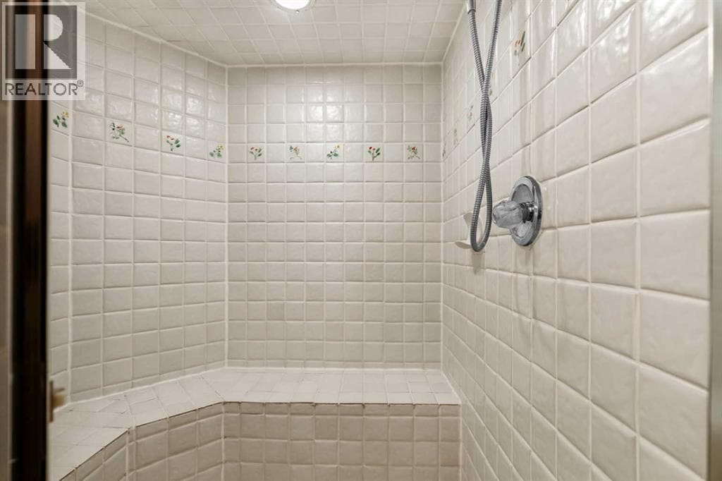 72 Woodacres Crescent SW property photo 38