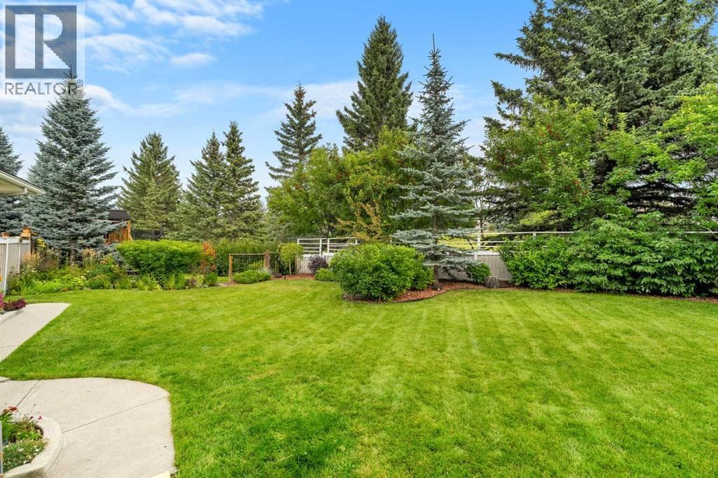 72 Woodacres Crescent SW property photo 43