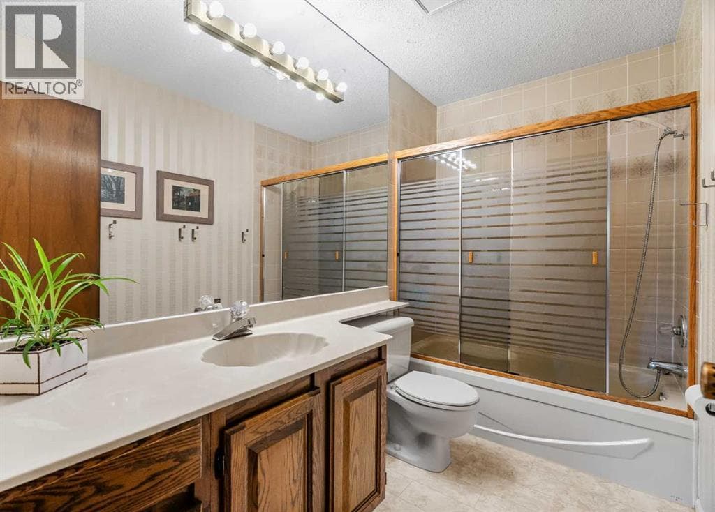 72 Woodacres Crescent SW property photo 32