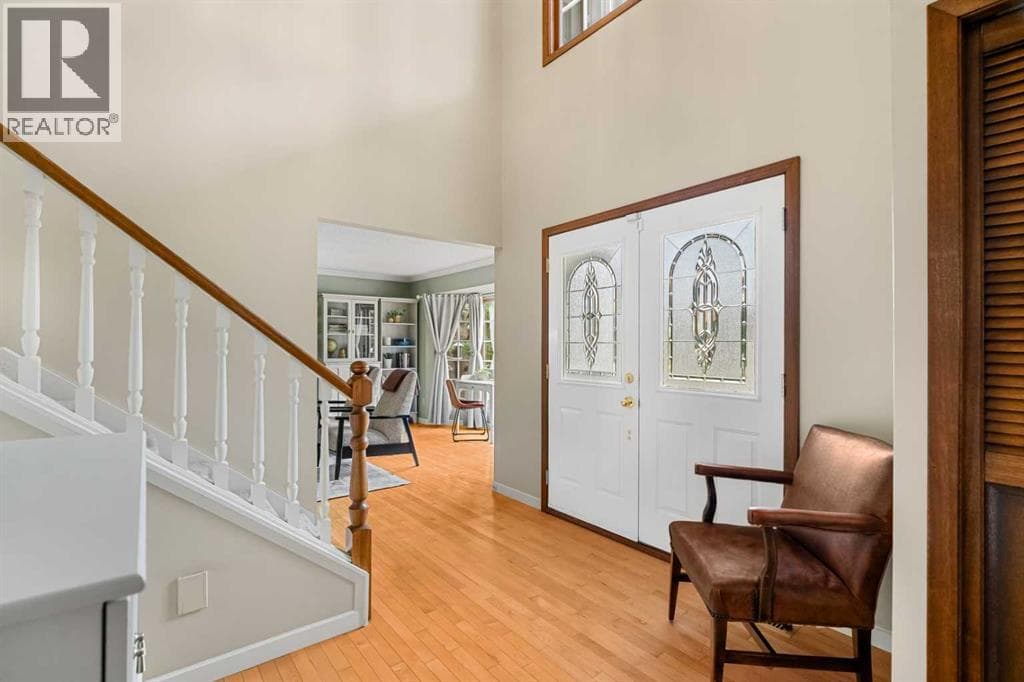 72 Woodacres Crescent SW property photo 5