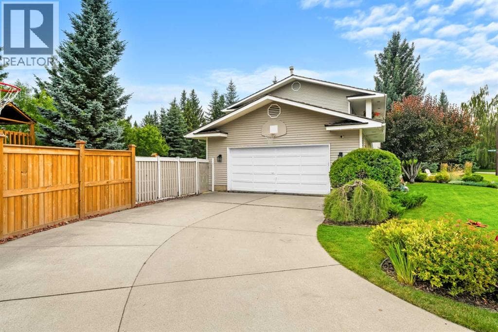 72 Woodacres Crescent SW property photo 40