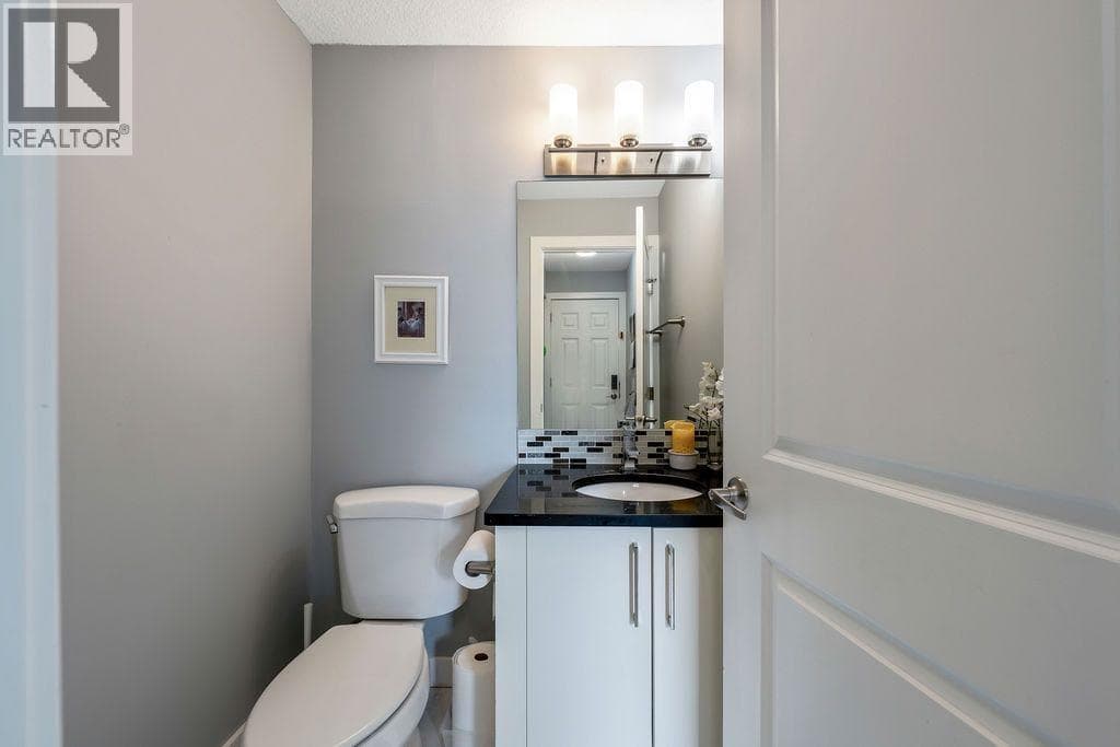 15 Woodmont Green SW property photo 21