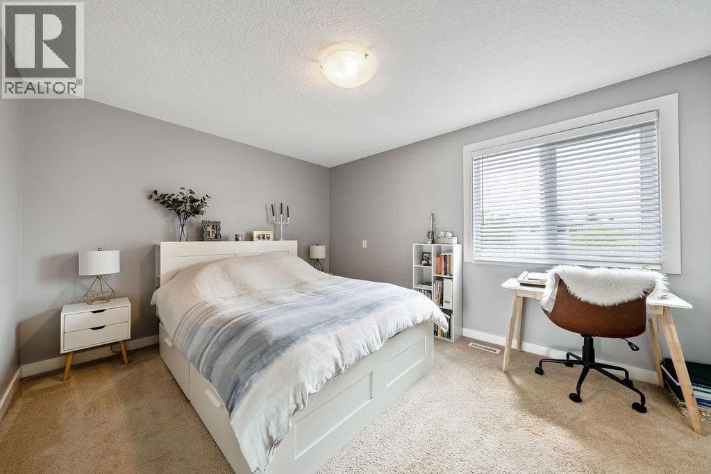 15 Woodmont Green SW property photo 23