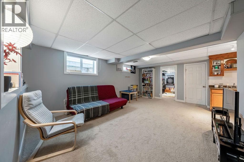 15 Woodmont Green SW property photo 32