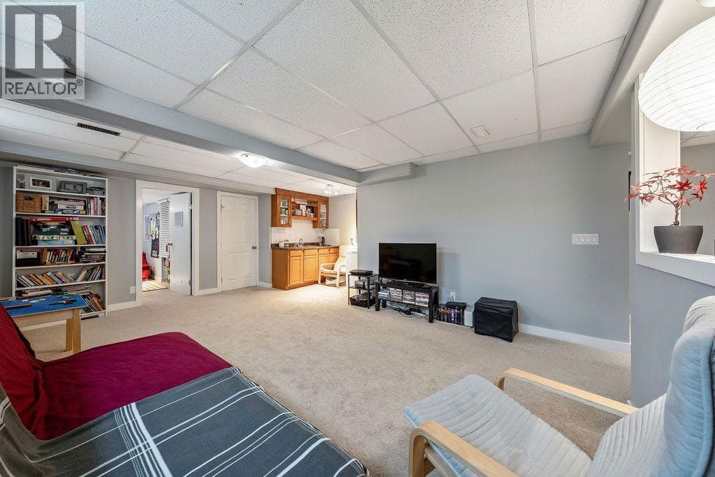 15 Woodmont Green SW property photo 33