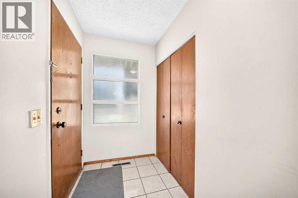 4620 Voyageur Drive NW property photo 2