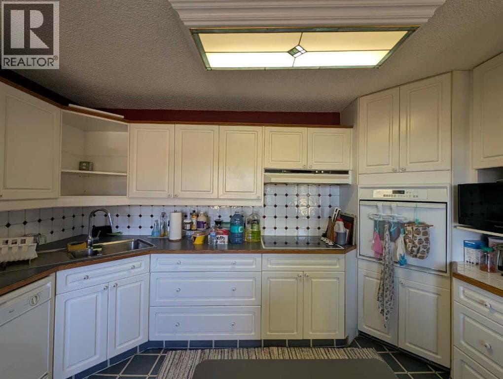 22, 64 Woodacres Crescent SW property photo 11