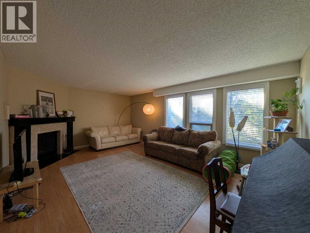 22, 64 Woodacres Crescent SW property photo 12
