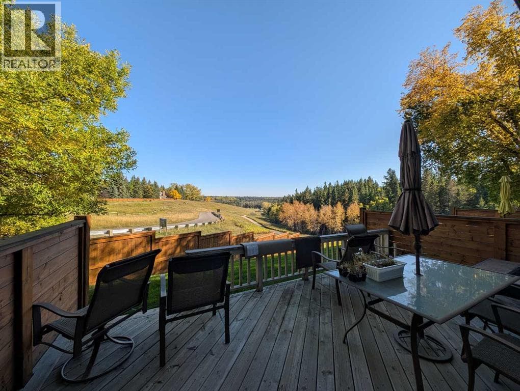 22, 64 Woodacres Crescent SW property photo 5