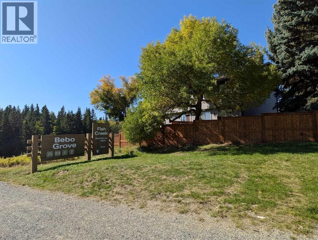 22, 64 Woodacres Crescent SW property photo 6