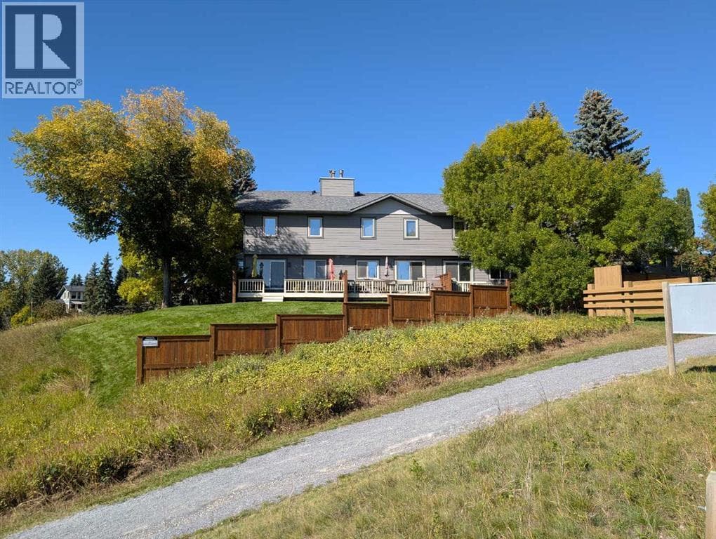 22, 64 Woodacres Crescent SW property photo 9
