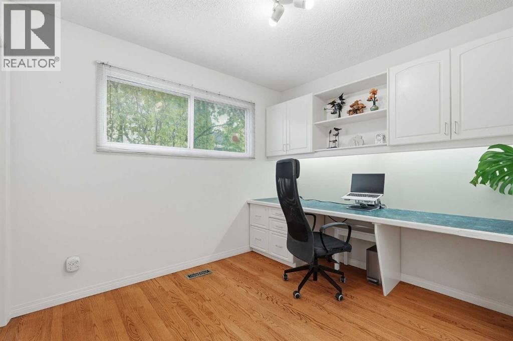 11 Edgemont Rise NW property photo 19